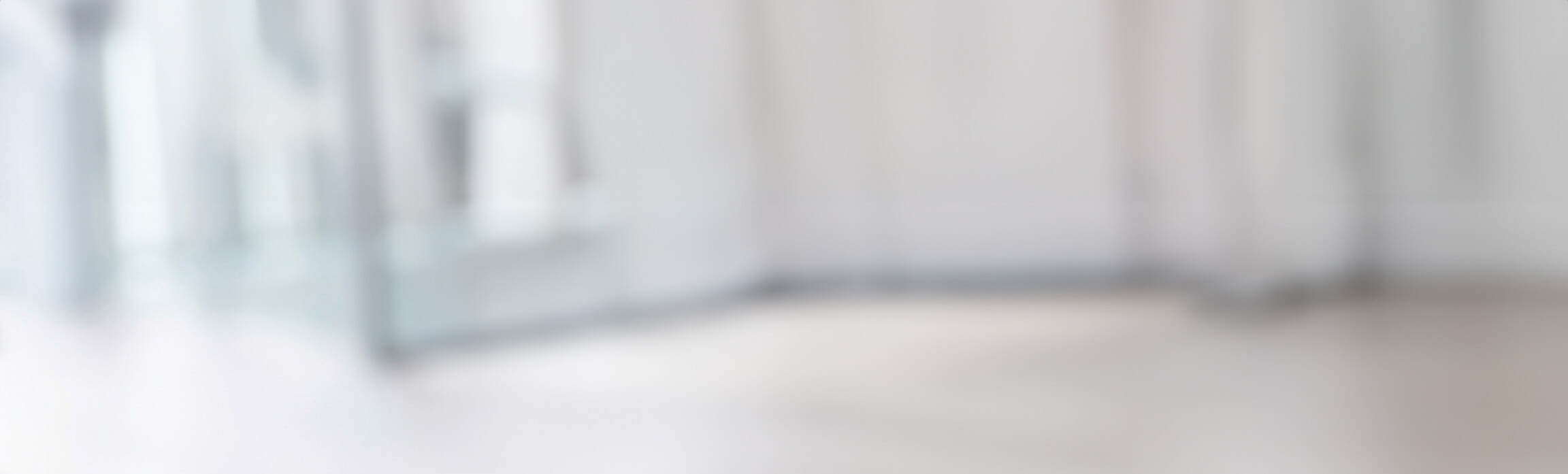 Současné pracovní prostředí navržené pro spolupráci a růst, ukazující kariérní příležitosti v Grinity.